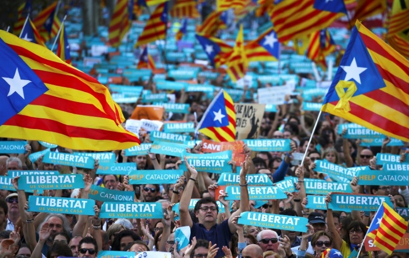 Spain Urges Catalonia Secessionists to Obey Madrid