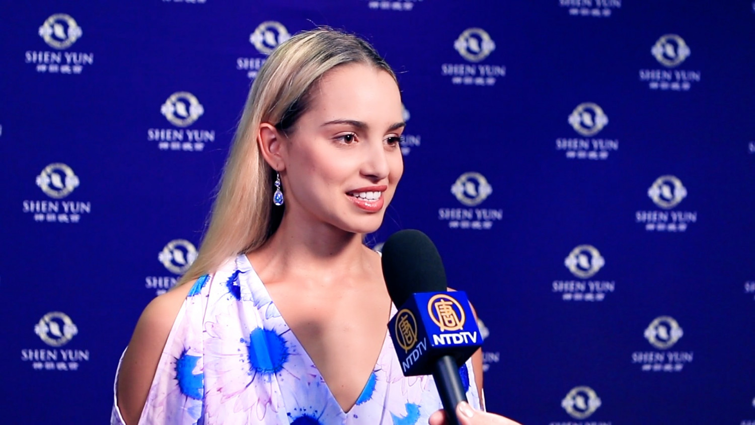 Miss New Zealand Contestant Says Shen Yun ‘Blew me Away’