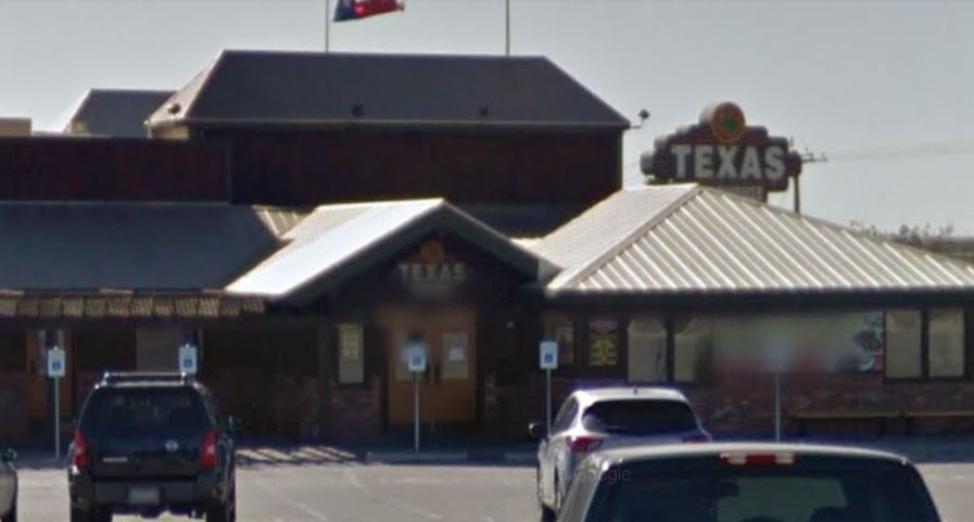 Texas Roadhouse Apologizes After Manager Asked Breastfeeding Mother to