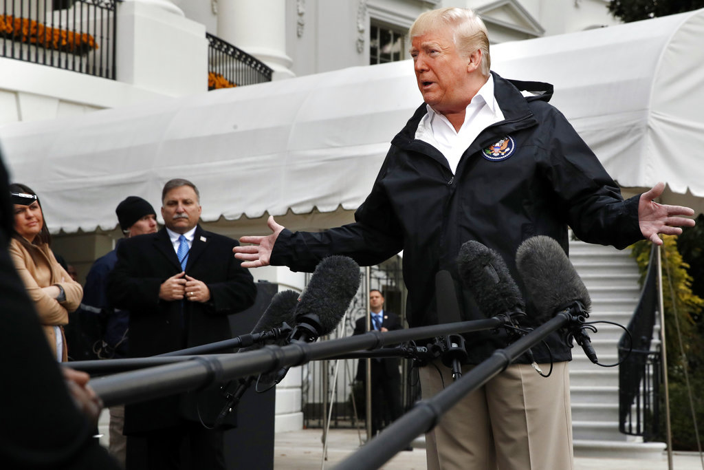 Donald Trump addresses troops at border