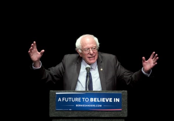 DEM-2016-Sanders_Druk-600x417