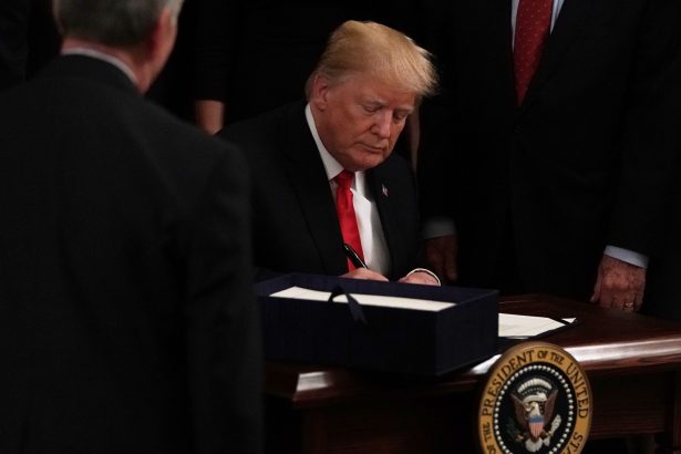 President Trump sign opioid bill