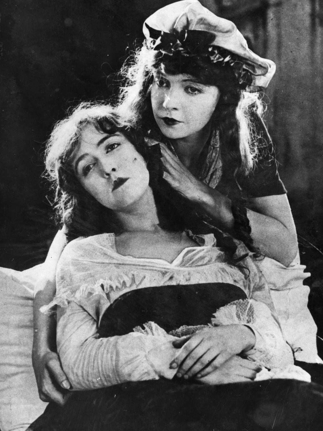 Dorothy and Lillian Gish