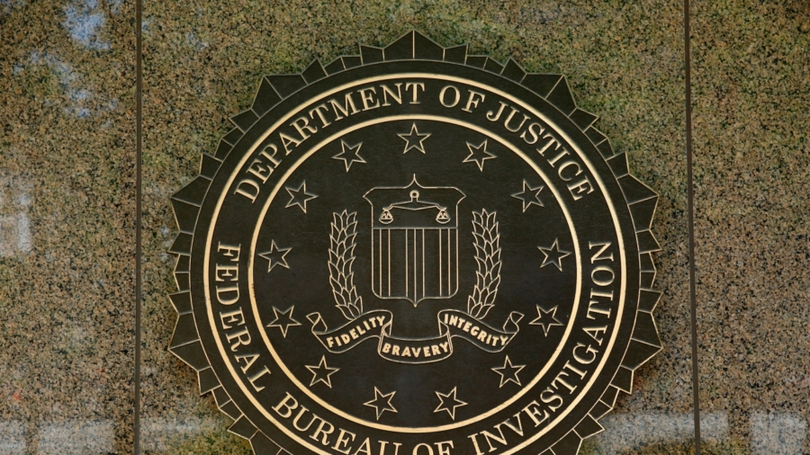 Top FBI Agent ‘Violated Bureau Policy’ by Having ‘Unauthorized Contacts’ With Journalists, Accepting Free Tickets to Dinner Events
