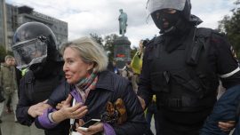 Moscow Police Detain More Than 800 at Protest, Monitor Says