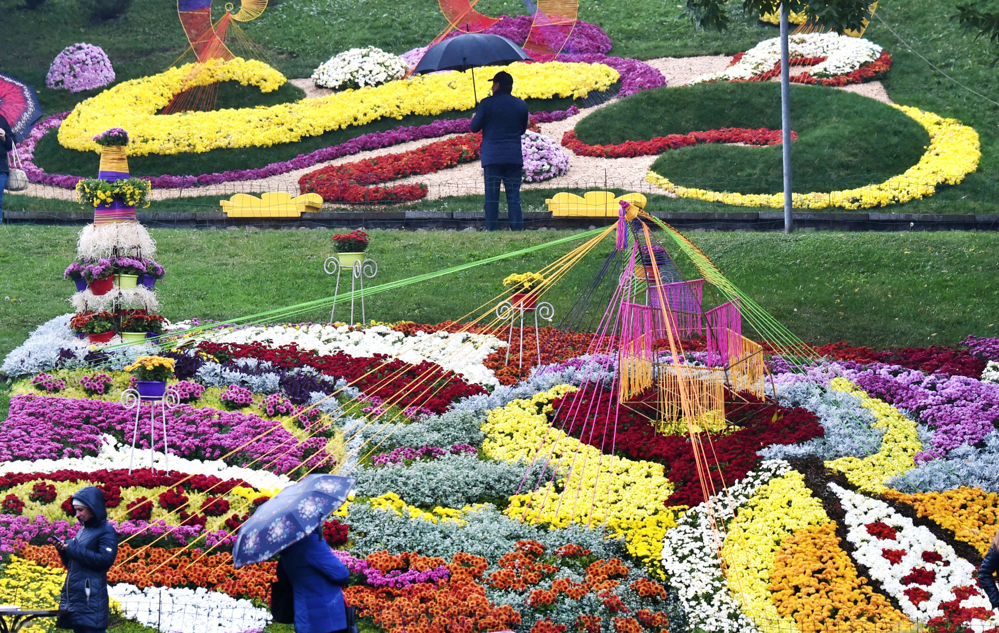 Kiev’s Singing Field’s Host the Chrysanthemum Festival