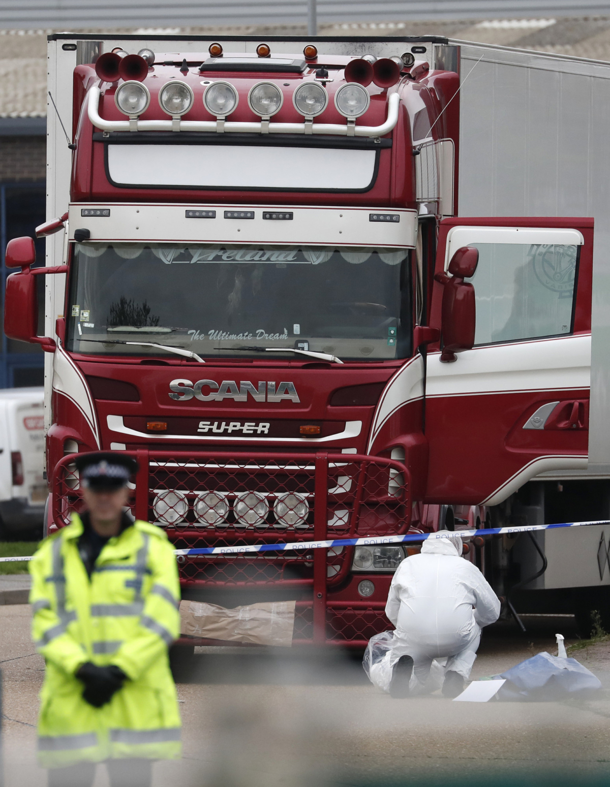 truck-chinese-migrants-uk-china