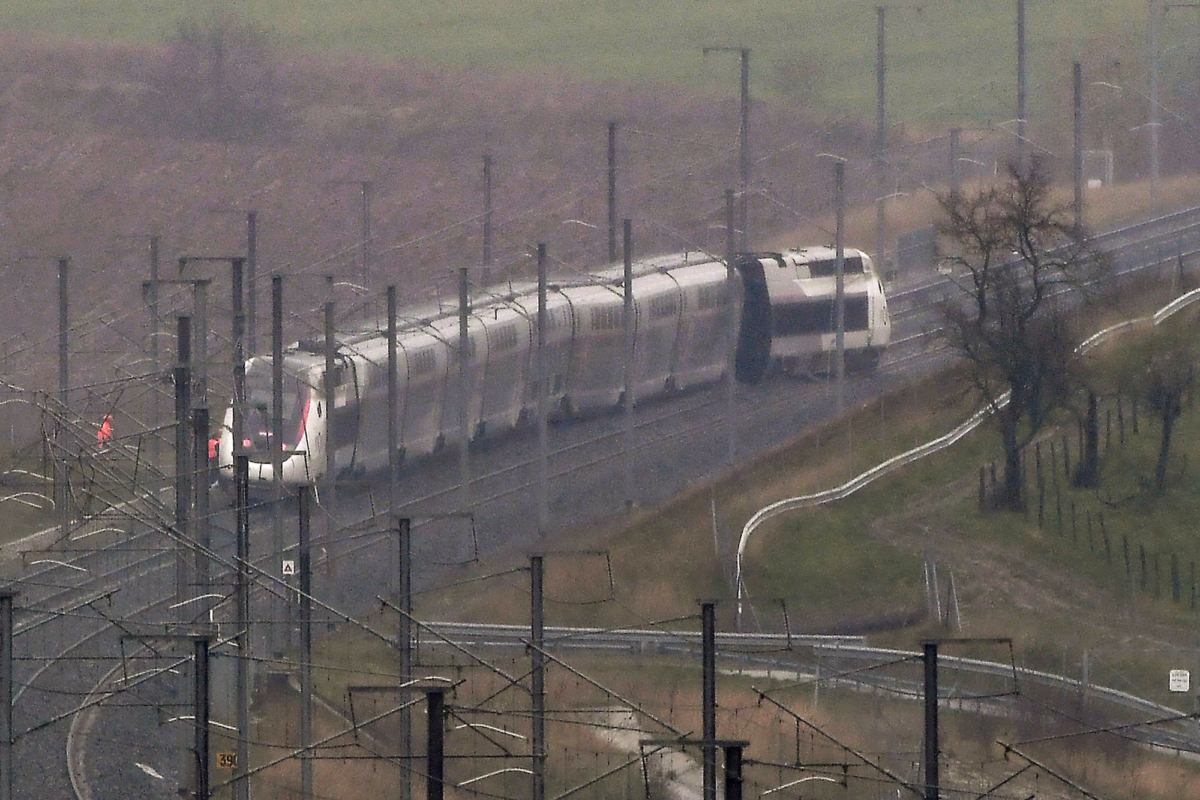 22 Hurt After HighSpeed TGV Train Derails in Eastern France