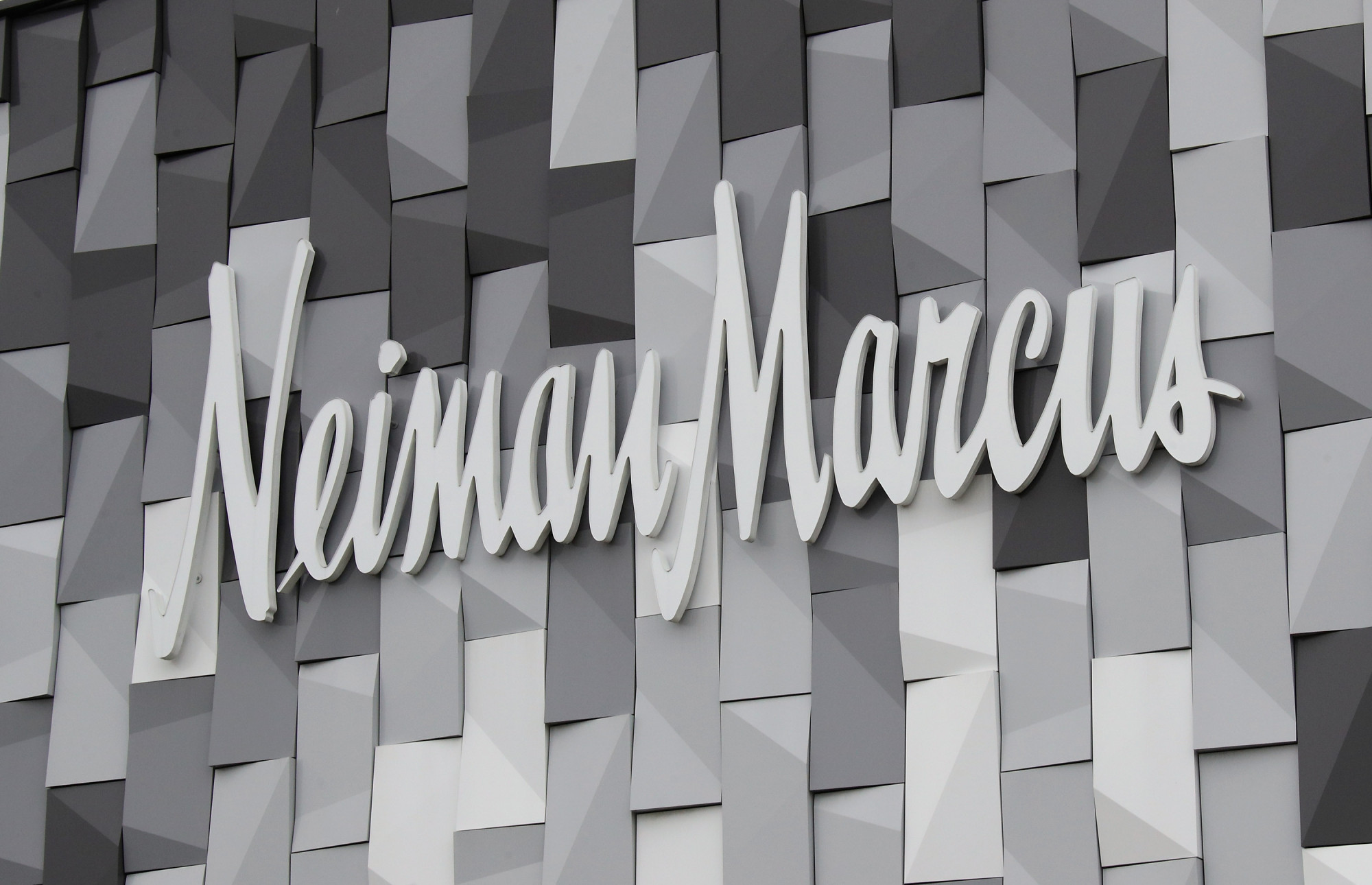 Investors to Challenge Neiman Marcus Bankruptcy Loan, Push for Sale