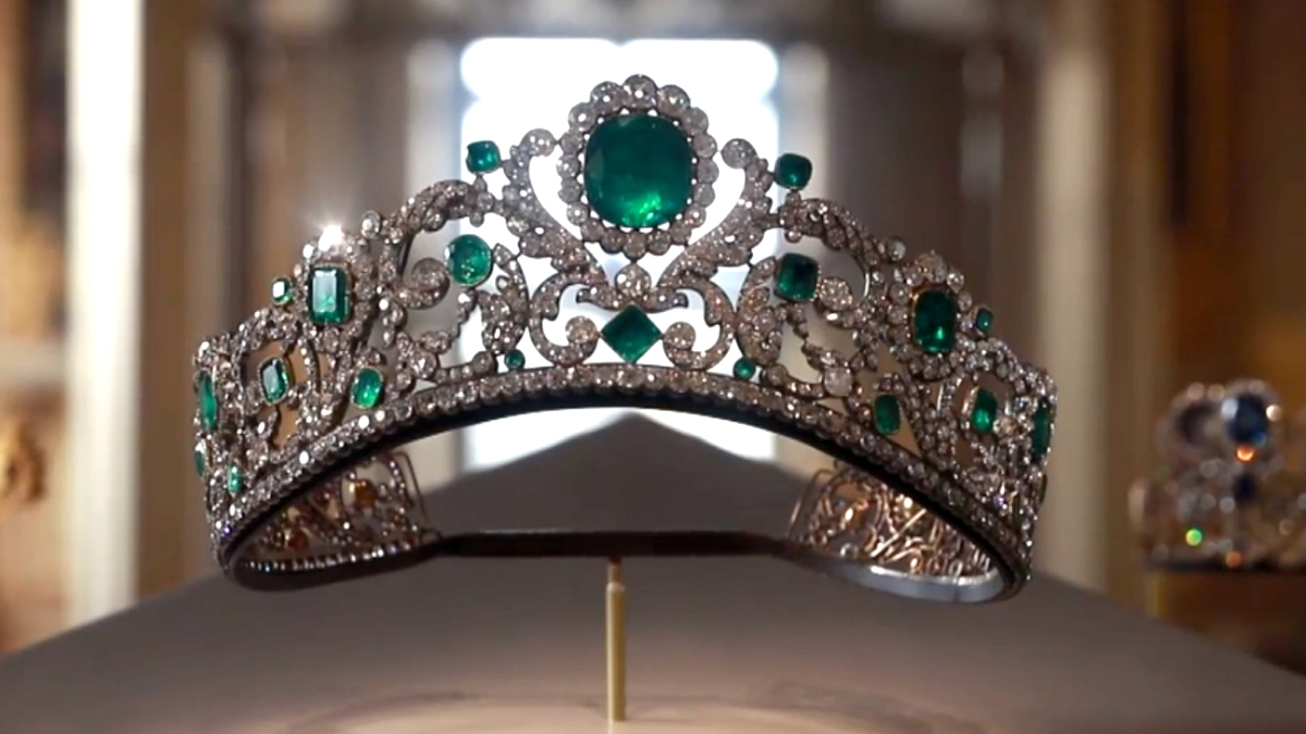 French Crown Jewels At Louvre Museum