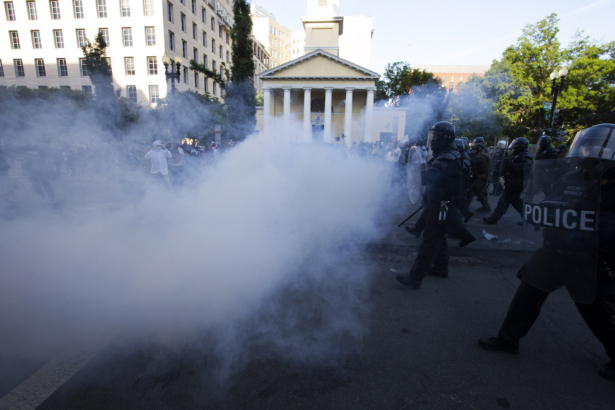 lafayette-square-riot-police-near-st-johns-church