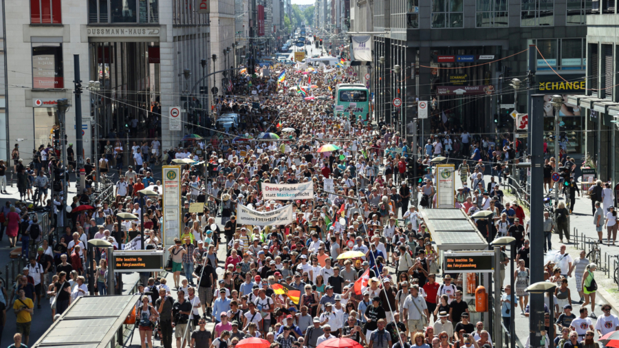Thousands March in Berlin to Protest Coronavirus Curbs