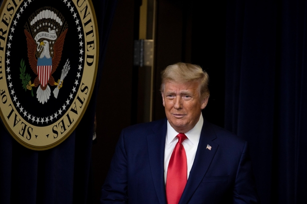 Trump: Το Ανώτατο Δικαστήριο «έχει την ευκαιρία να σώσει τη χώρα μας»