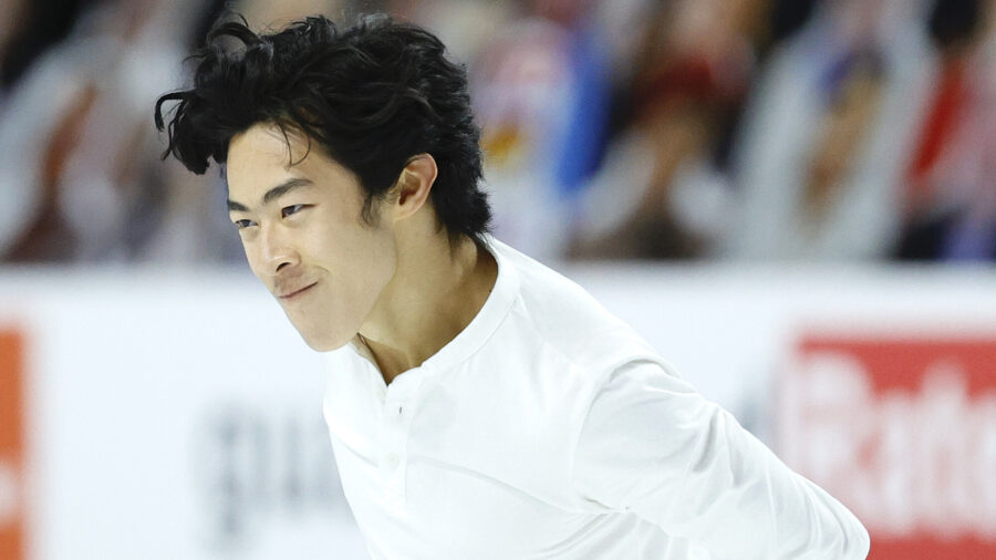 4-Time US Figure Skating Champ Wins Short Program With Ease