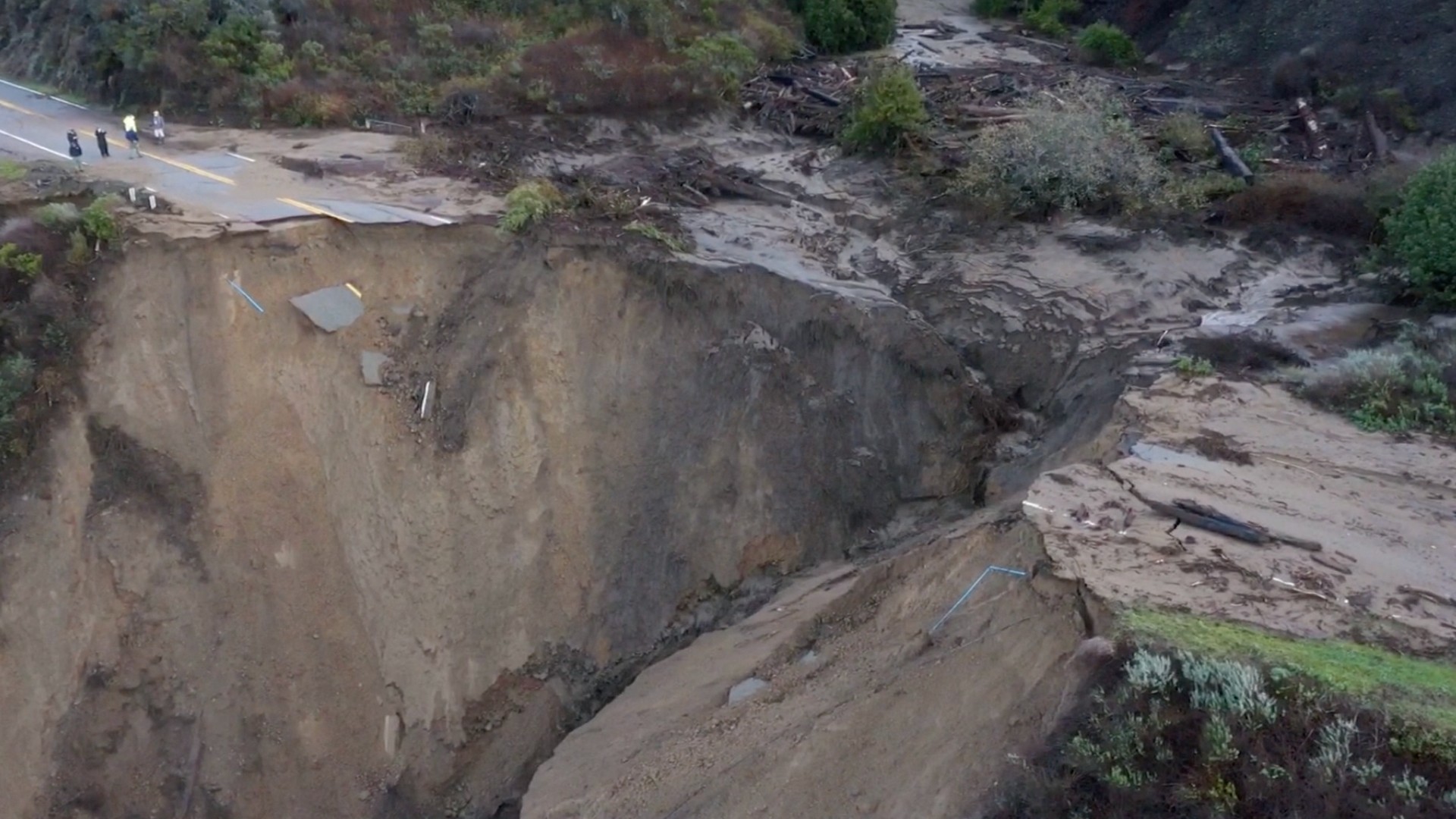 A Huge Piece Of Californias Highway 1 Near Big Sur Collapsed Into The Ocean