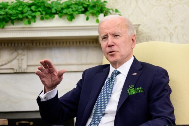 biden-wears-a-shamrock