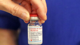 FDA: Problem With J&J Vaccine Not Seen in Patients Who Got Moderna, Pfizer Shots