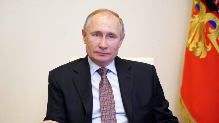 Putin Signs Law That Could Keep Him in Kremlin Until 2036