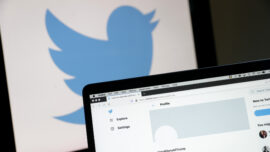 Supreme Court Throws Out Lawsuit Over Trump Blocking Critics on Twitter