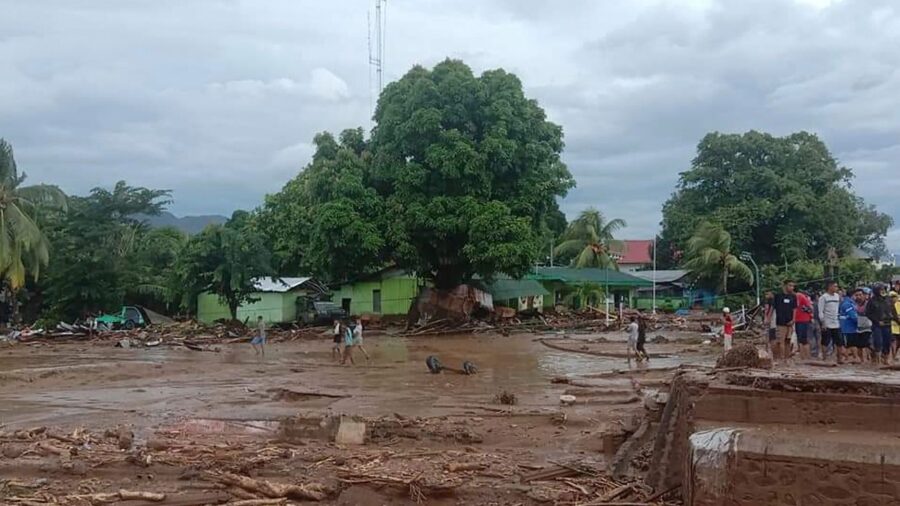 Indonesia Landslides, Floods Kill 41 People; Dozens Missing