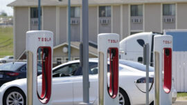Tesla Posts $438 Million 1Q Profit on Strong Electric Vehicle Sales