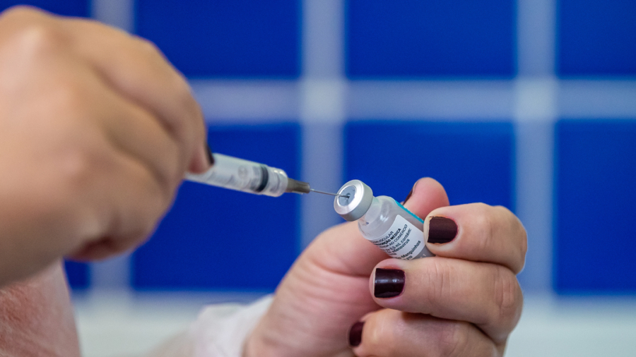 Brazilian States Suspend AstraZeneca’s COVID-19 Vaccine for Pregnant Women After Death