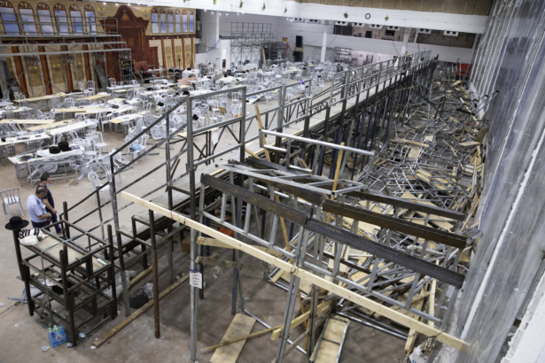 synagogue bleacher collapse