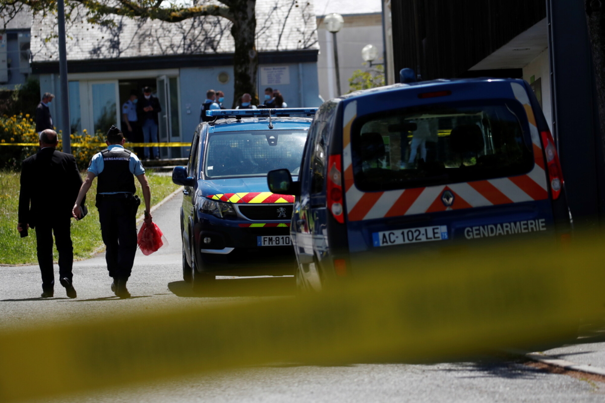 french-police-stabbed