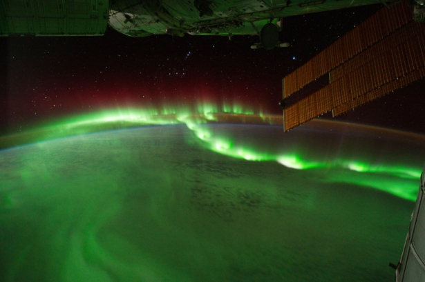 Auroral beads