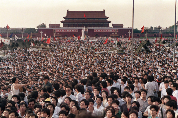 Hundreds of thousands of Chinese gather on June 2, 1989 in Tiananmen Square