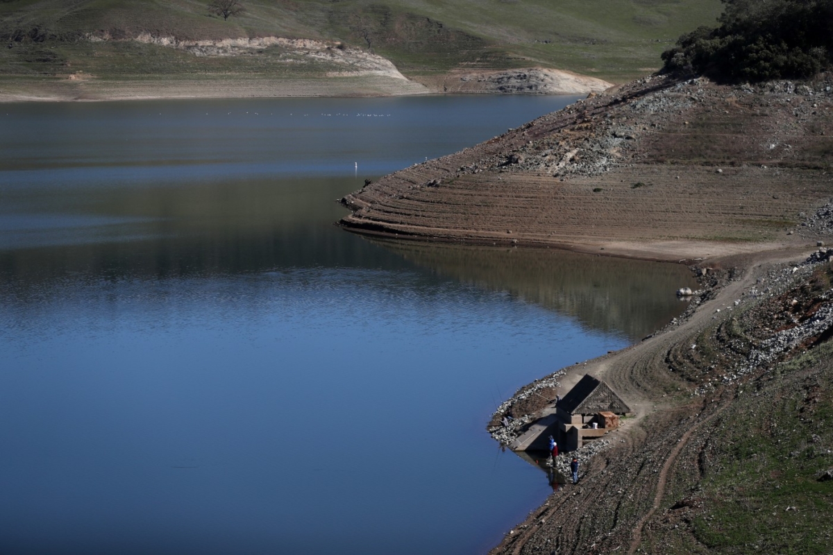 banks-of-anderson-reservoir