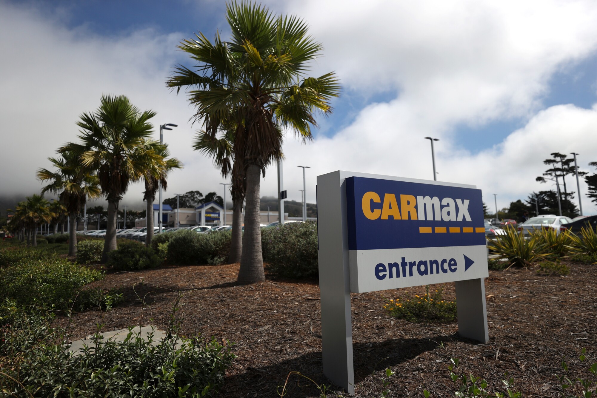 Carmax Hits Record Profits