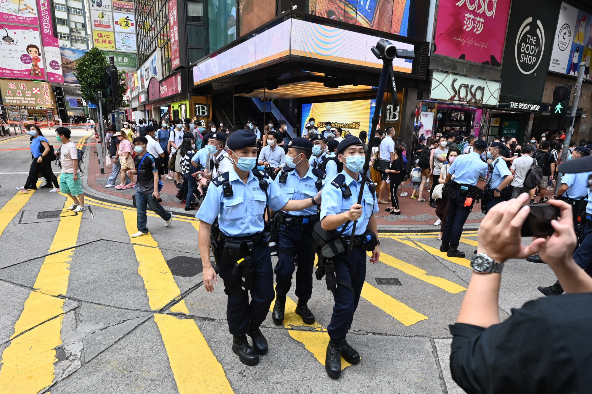 Hong Kong Police Arrest 5 More in Alleged Bomb Plot