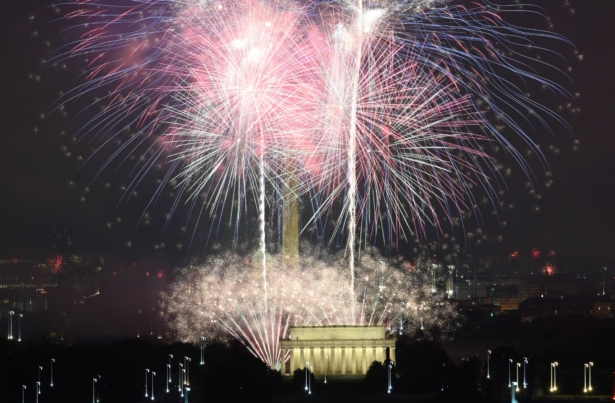 Independence Day Fireworks Light Up National Mall - StarNews9