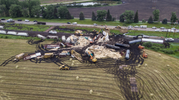 train-derails-in-canada.