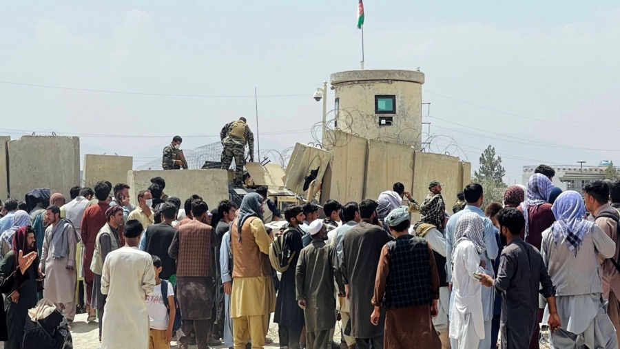 Top Taliban Leader Leaves Qatar for Afghanistan