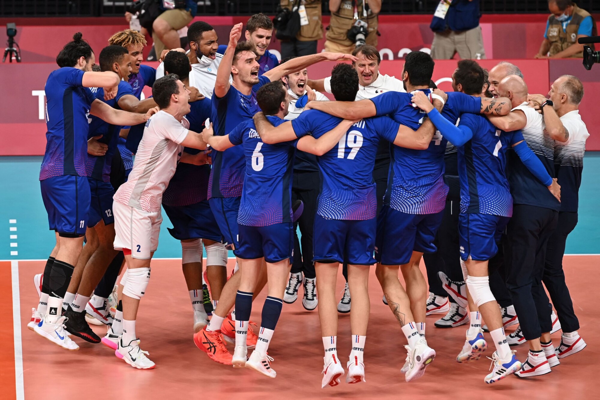 France Beats Roc In Mens Volleyball Final To Win Gold 9330