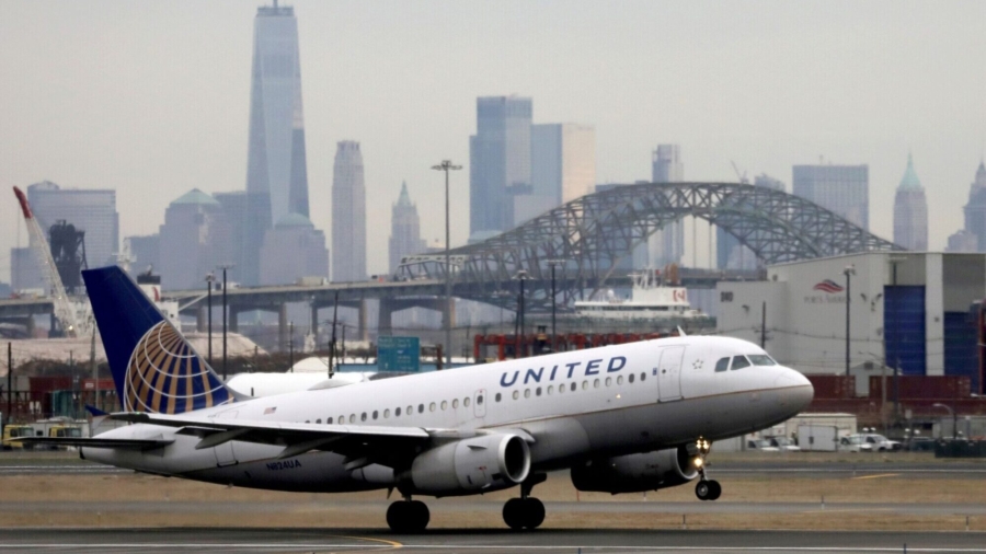 United to Cut 12 Percent of Daily Newark Flights to Boost Performance
