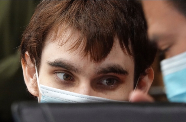 Parkland school shooter Nikolas Cruz (L)