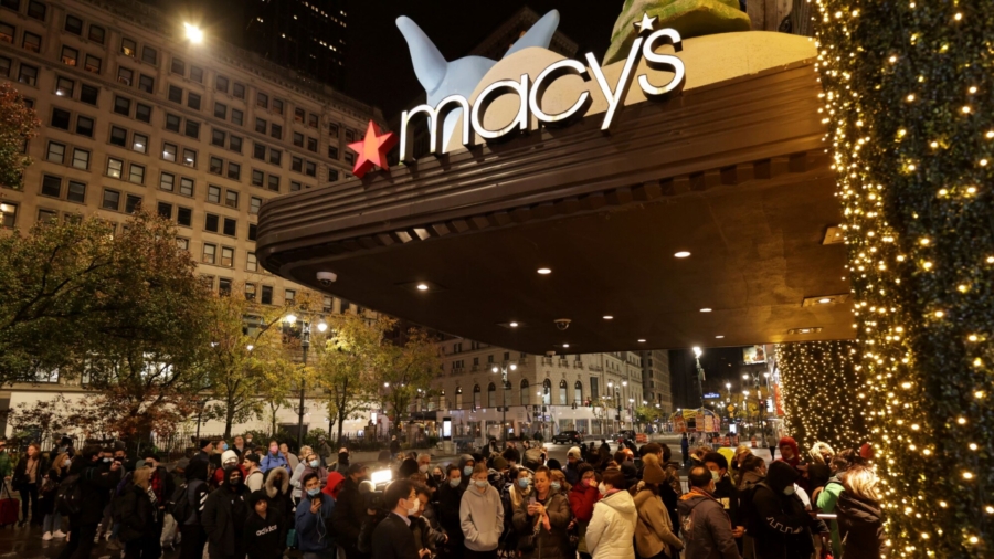 Black Friday ‘Early Birds’ Find Stores Less Crowded, Fewer Bargains