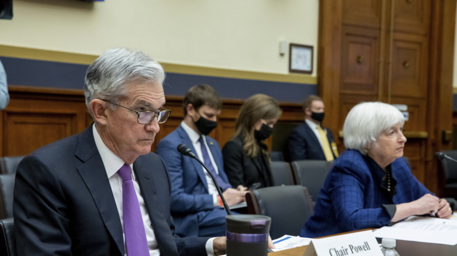 Powell: Fed ‘Not at All Sure’ Inflation Will Fade Next Year