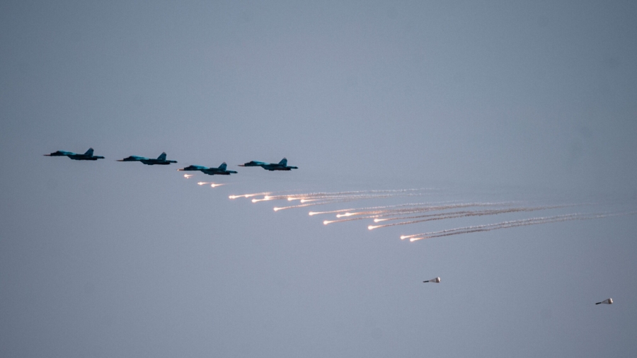 Russia Holds Military Drill Near Western Border, Practices Repelling Enemy Airstrikes