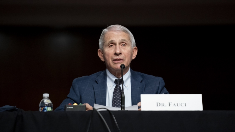 Fauci Says Too Soon to Tell Whether Omicron Will Bring Pandemic to an End
