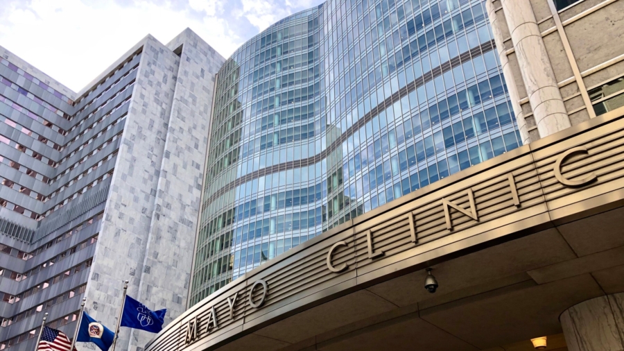 Mayo Clinic Fires 700 Unvaccinated Employees Weeks After Nurses’ Warning