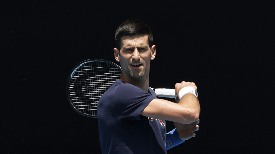 Novak Djokovic Apologizes for Socializing While COVID-19 Positive