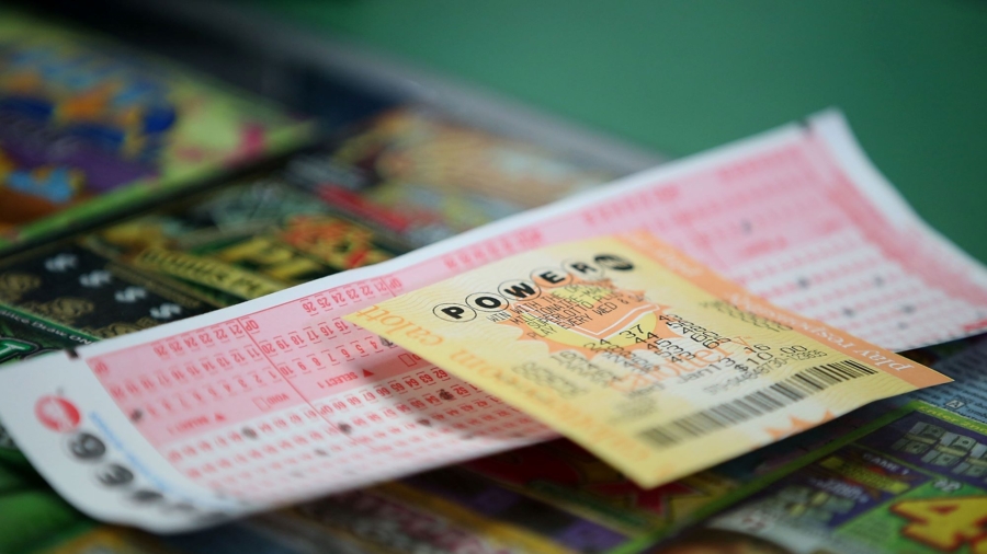 Powerball Tickets Sold in Wisconsin, California Split $632 Million