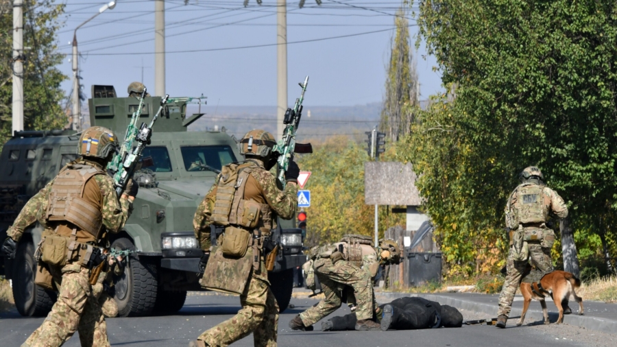 Ukrainian Police Detain Soldier Accused of Killing 4 Fellow Servicemen, 1 Civilian