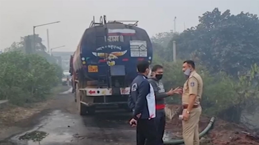 Toxic Gas Leak From Industrial Tanker Truck Kills 6 in India