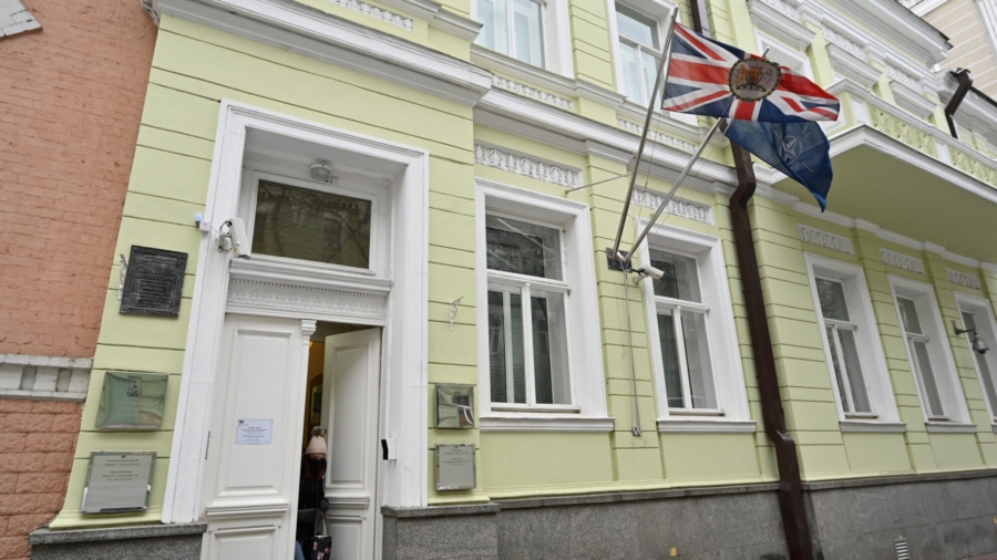 UK, Australia, Germany Withdraw Embassy Personnel and Families From Ukraine