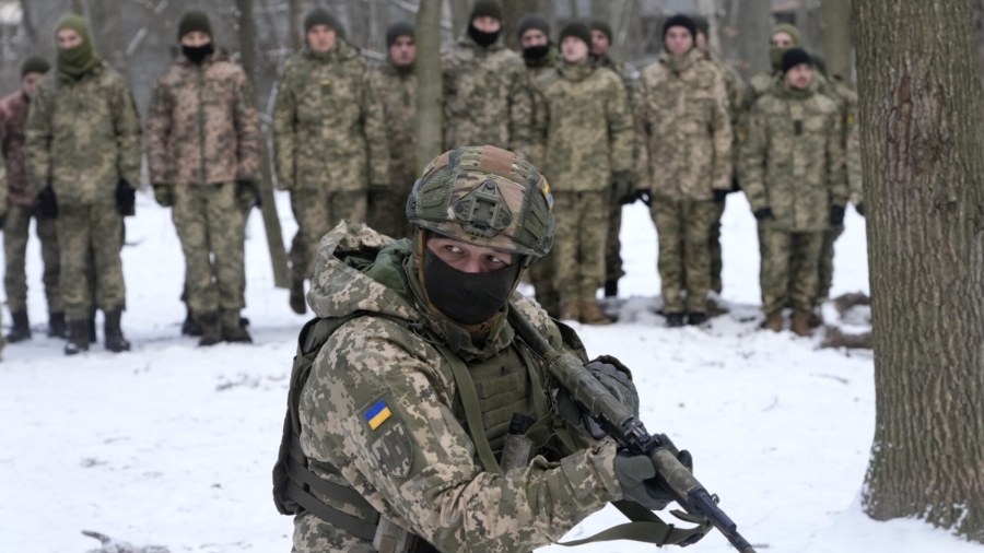 Ukraine Says ‘Destabilization’ Worse Than a Potential Invasion, Benefits Russia